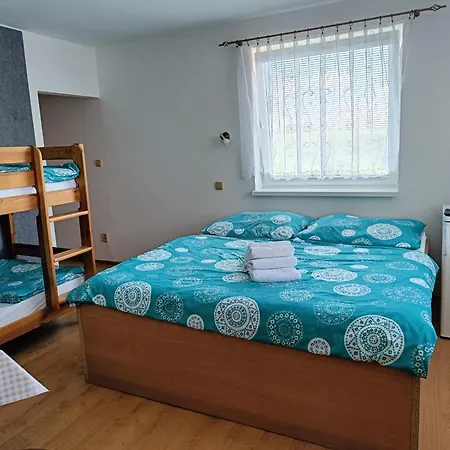 Rekreacny Dom Railip Guest house Travnica