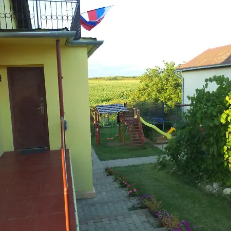 Rekreacny Dom Railip Affittacamere Trávnica